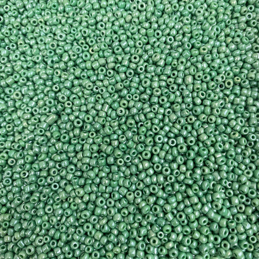 X10gr Perle Rocaille vert nacré 2mm #18