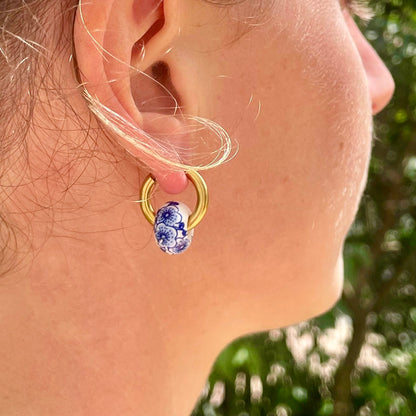 Stone round hoop earrings